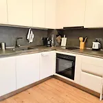 Apartment Bella Mare 2br Free Parking